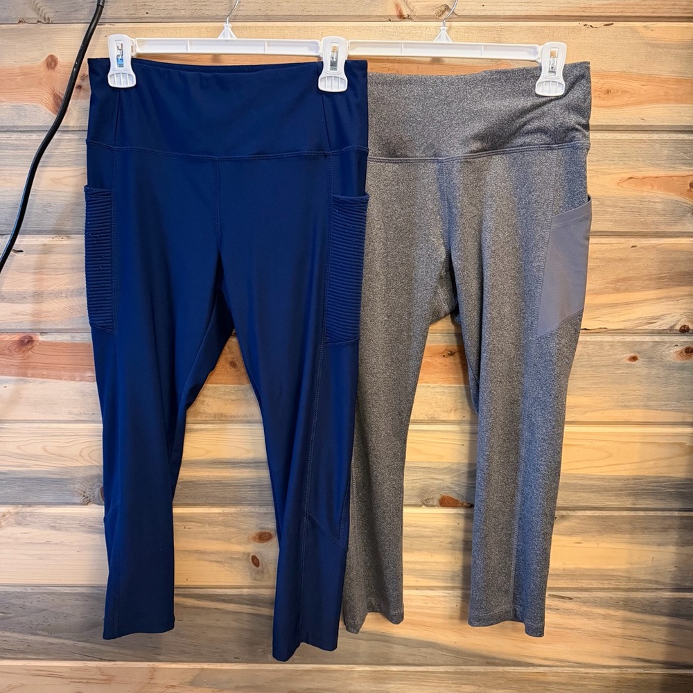 Lot of 2! Capri leggings